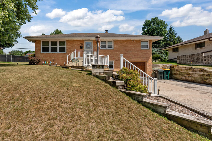 309 S 16th Ave  West Bend WI 53095 photo