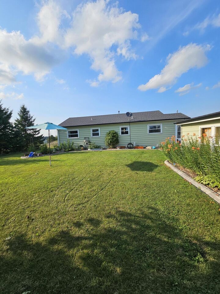 3279 Lighthouse Ln  Barton WI 53090 photo
