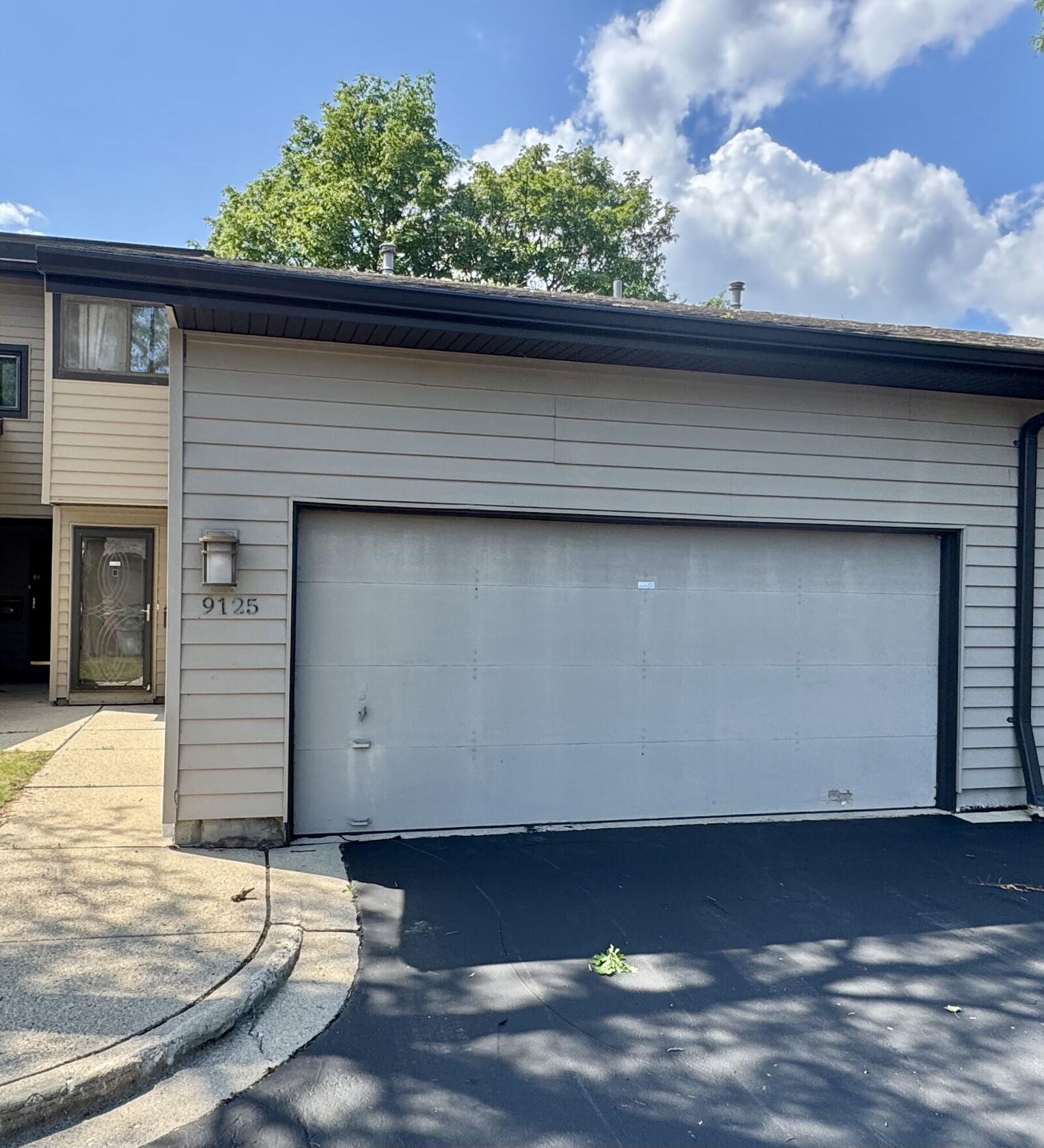 Property Photo: 9125 N 70th St WI 53223