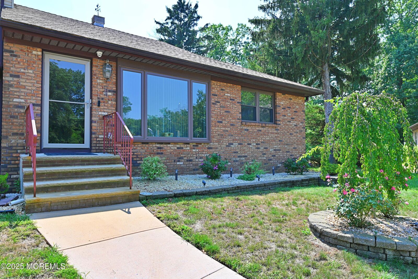 Property Photo:  20 Pendleton Place  NJ 08857 