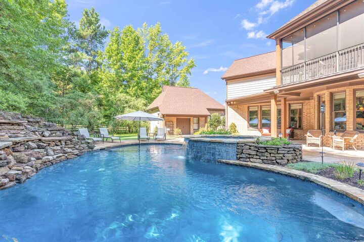 Property Photo: 105 Aston Brook Cv TN 38028