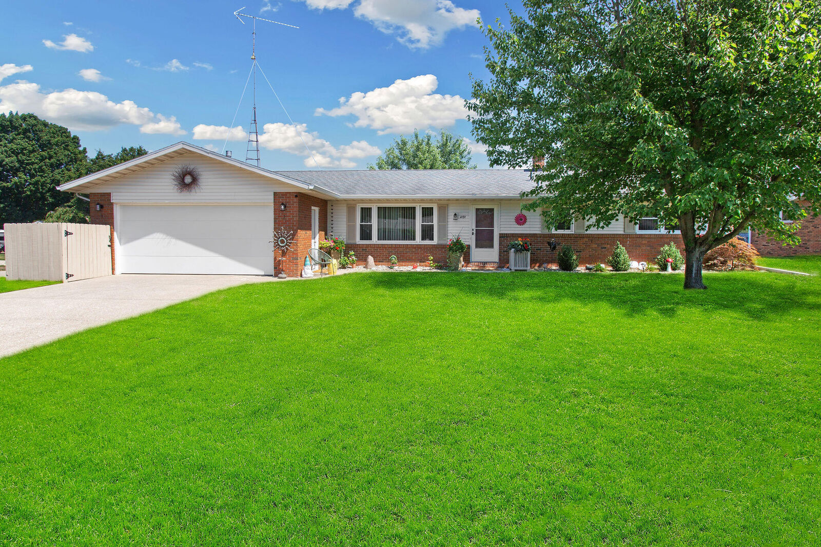 Property Photo: 4191 Denton Drive MI 49085
