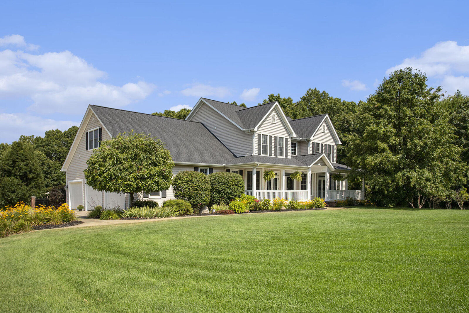 Property Photo: 13028 Harper Crossing MI 49014