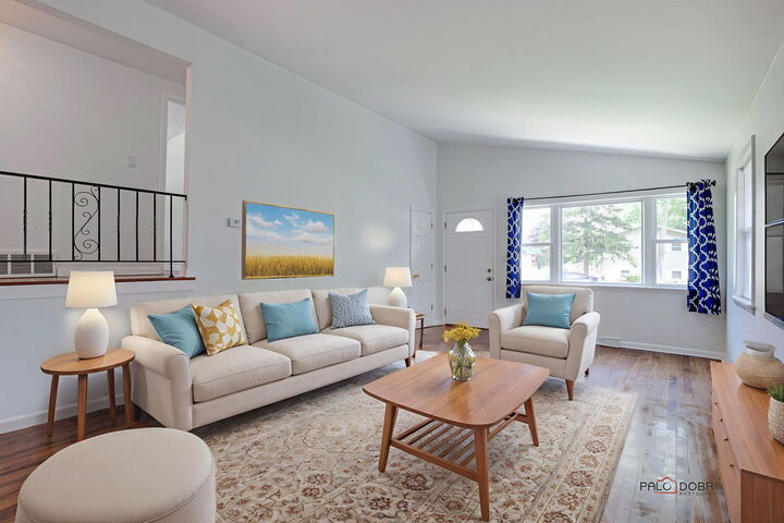 Property Photo: 70 N Ridgemoor Avenue IL 60060