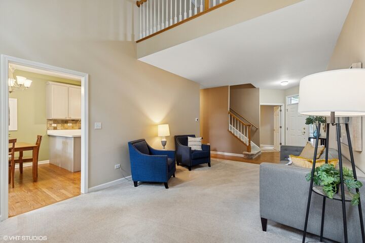 Property Photo:  282 Charlotte Court  IL 60013 