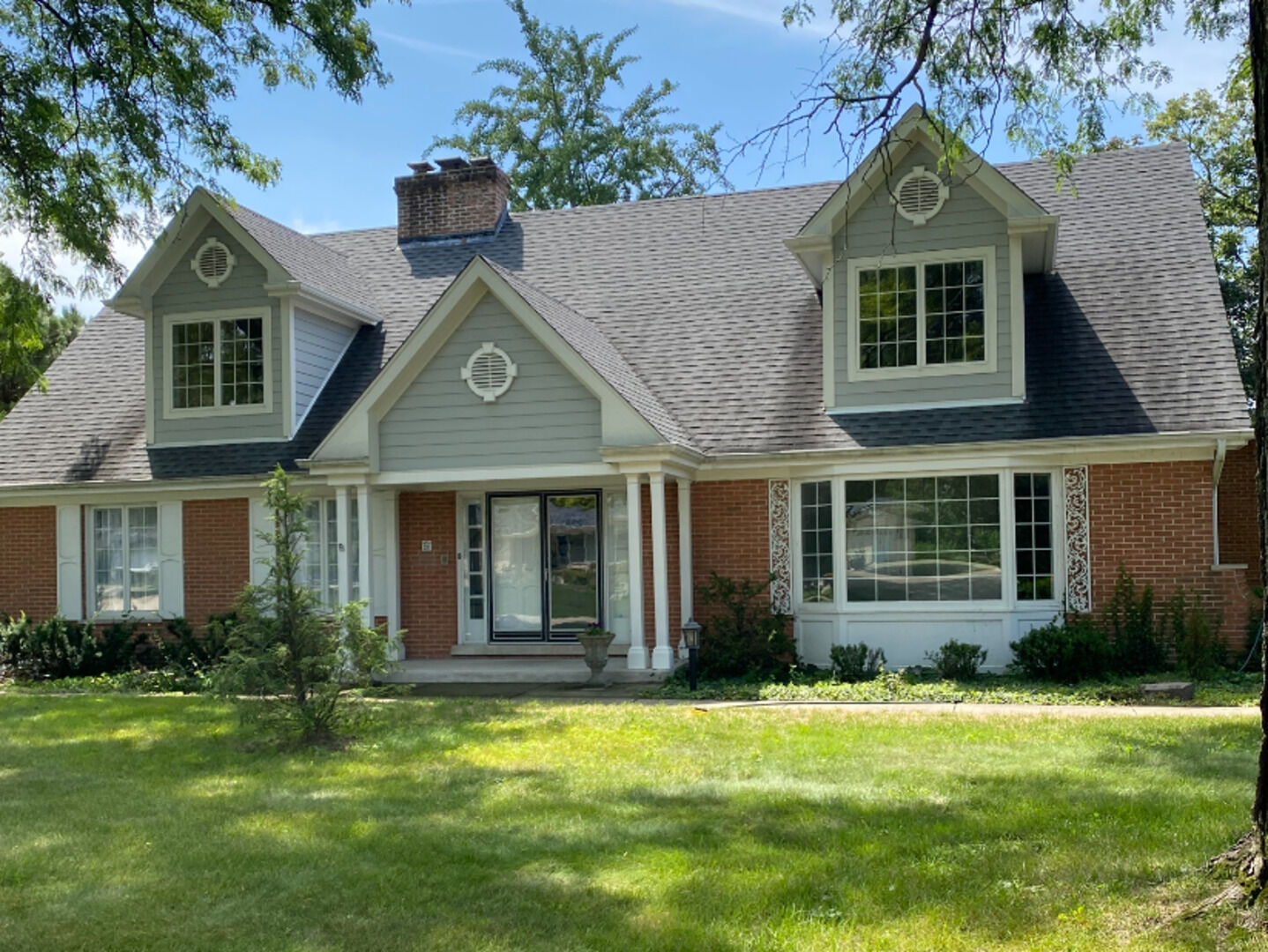 Property Photo:  20 Chatham Lane  IL 60523 