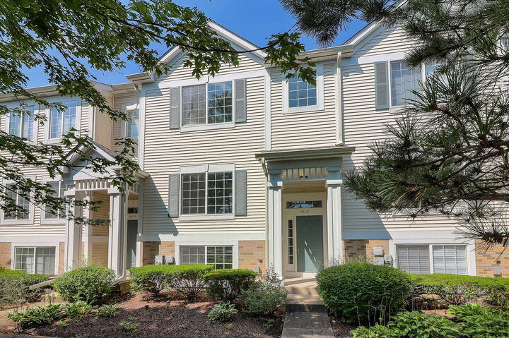 101 Enclave Circle C  Bolingbrook IL 60440 photo
