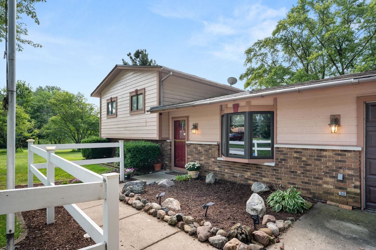 Property Photo:  101 Seabury Road  IL 60440 