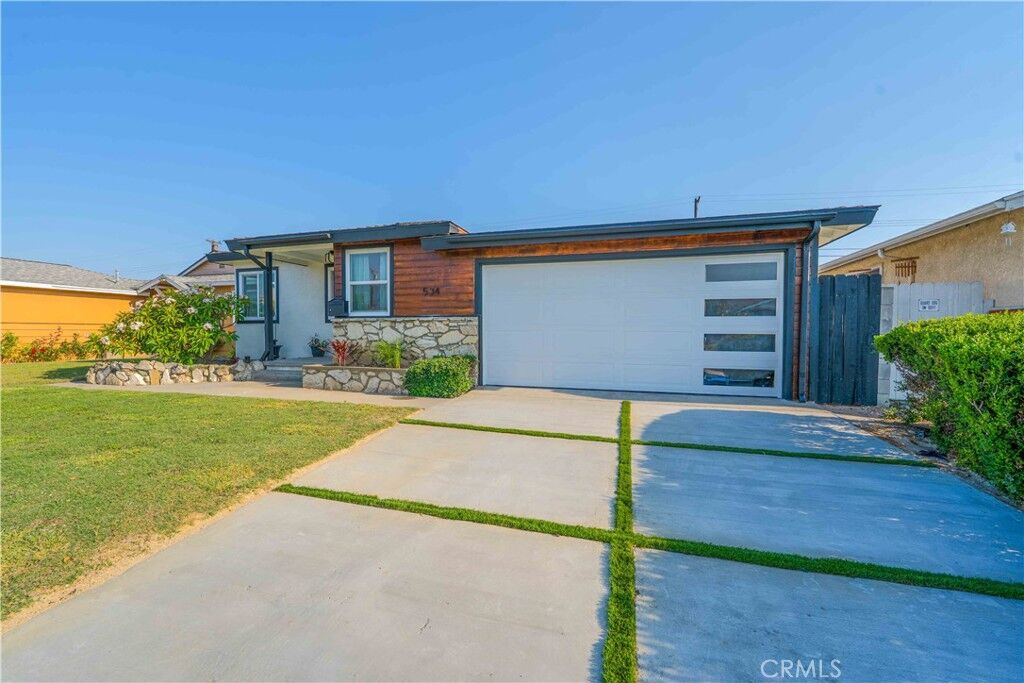 Property Photo: 534 W 224th Place CA 90745