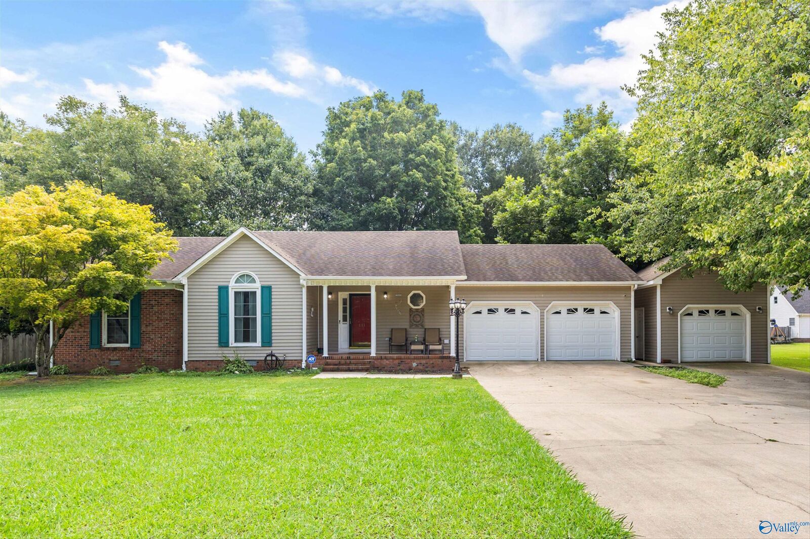 Property Photo: 111 Barbara Street AL 35611