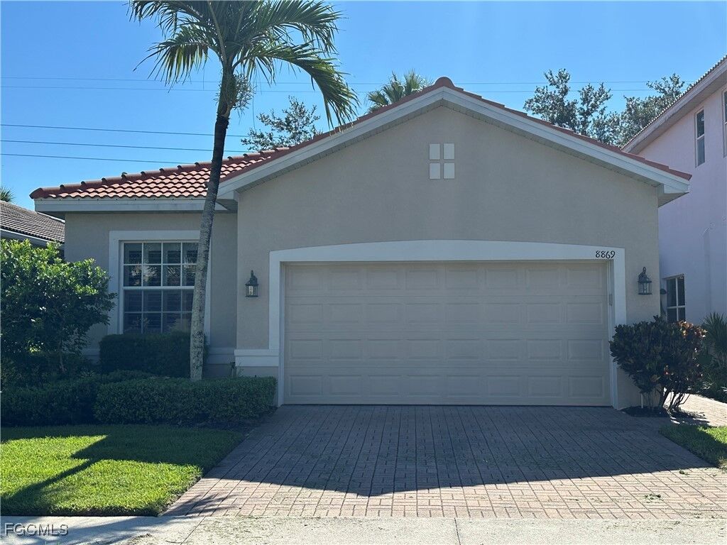 Property Photo:  8869 Spring Mountain Way  FL 33908 