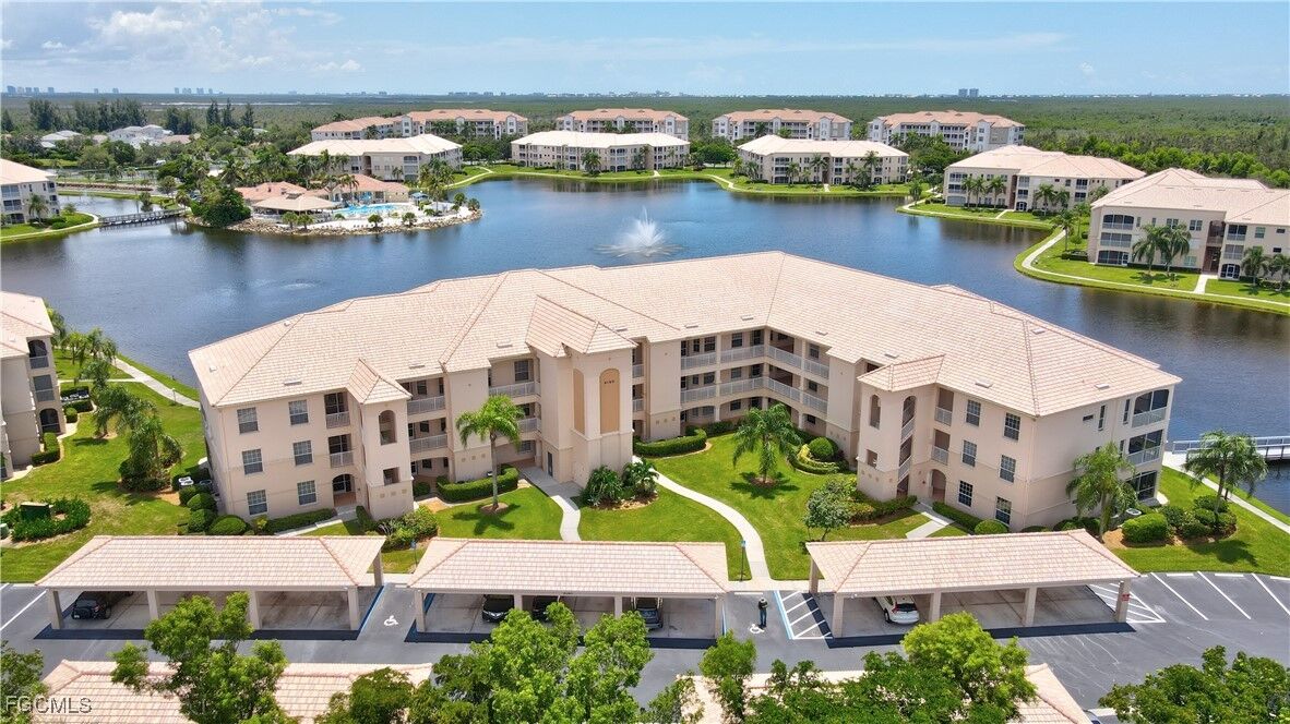 Property Photo: 9180 Southmont Cove 305 FL 33908