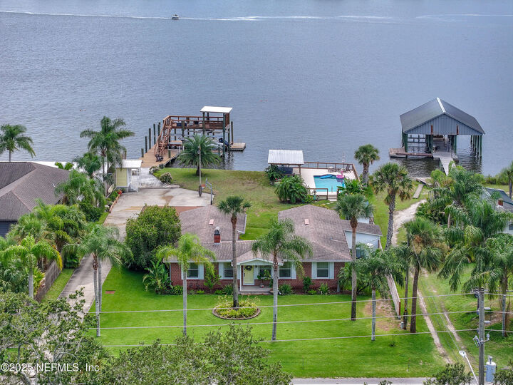 Property Photo: 5924 Heckscher Drive FL 32226