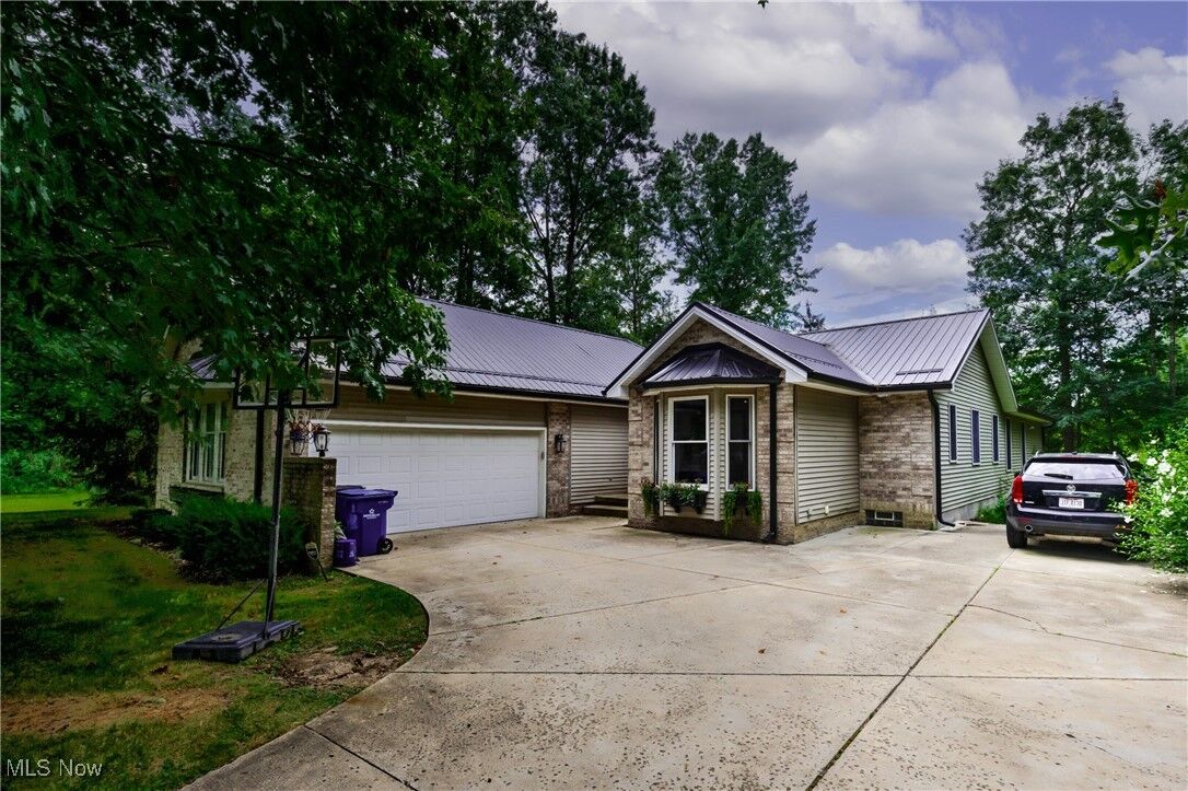 Property Photo: 160 Beechwood Drive OH 44410