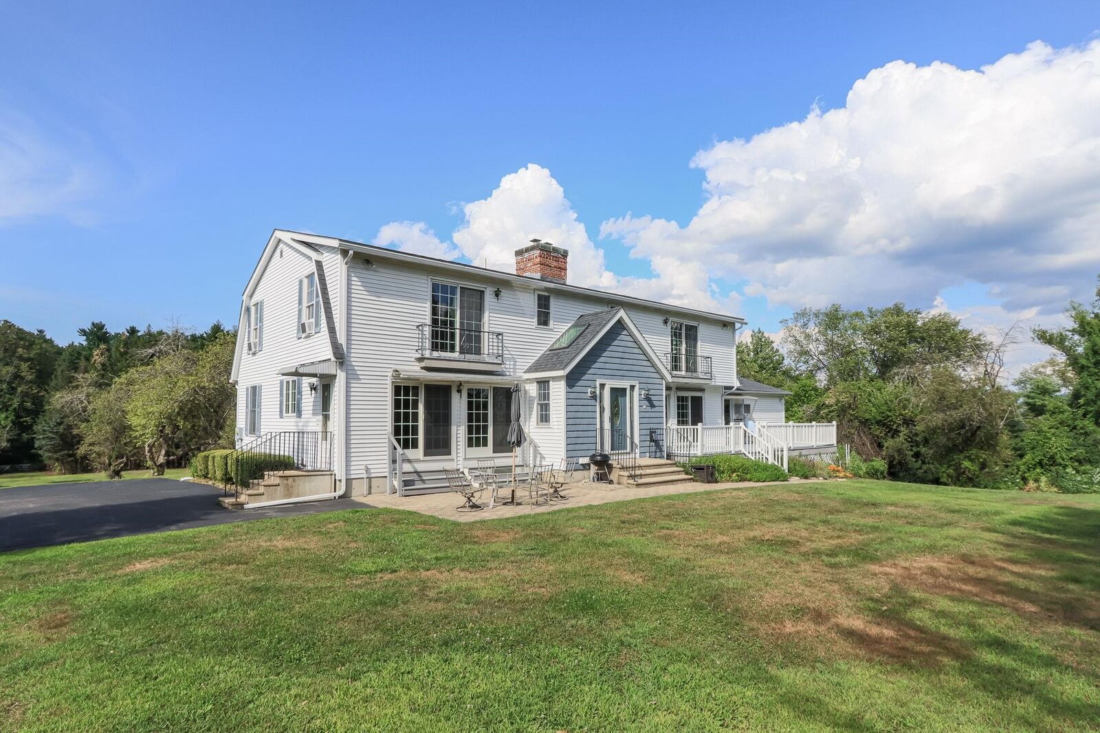 Property Photo: 54 Briar Hill Road NH 03070