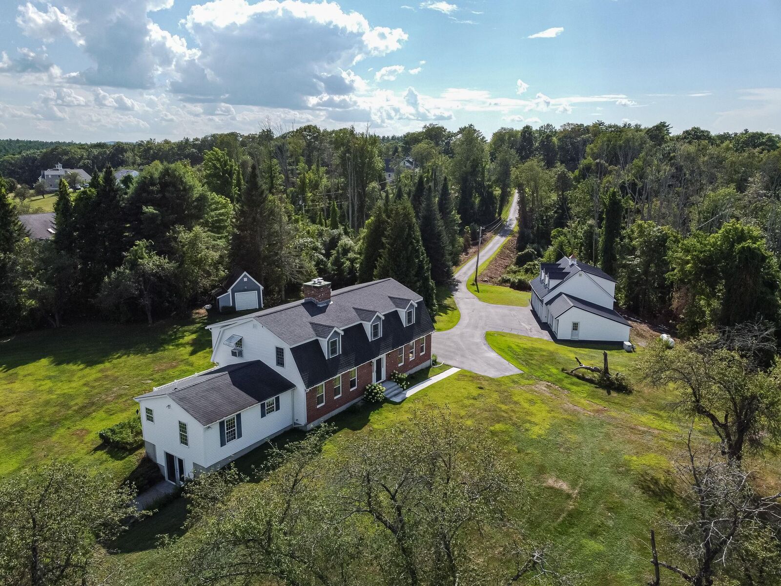Property Photo: 54 Briar Hill Road NH 03070
