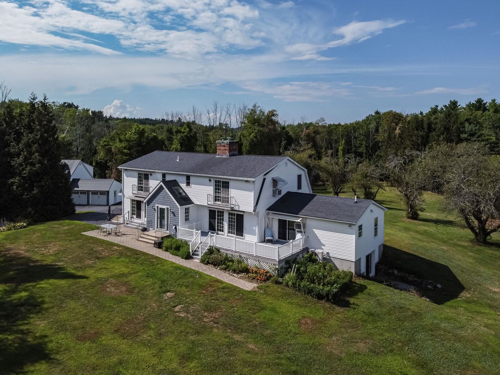 Property Photo: 54 Briar Hill Road NH 03070