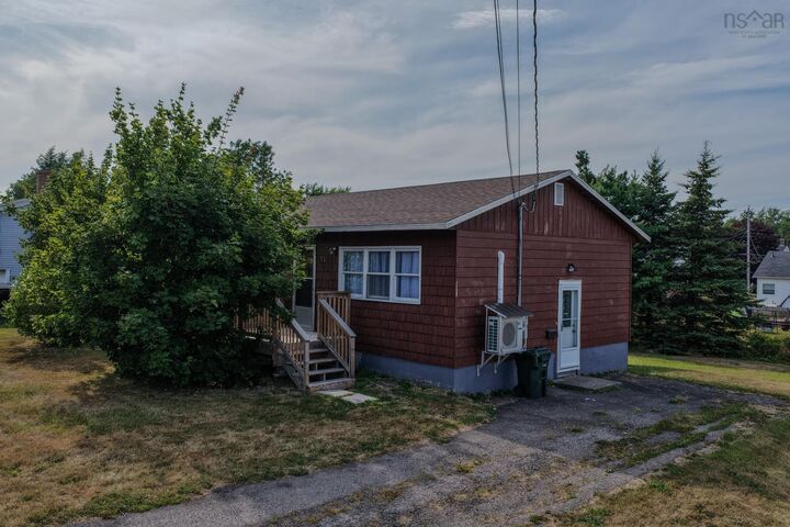 21 Halliday Street  Westmount NS B1R 2A8 photo