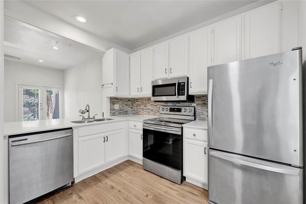 Property Photo:  2807 Throckmorton Street 101  TX 75219 