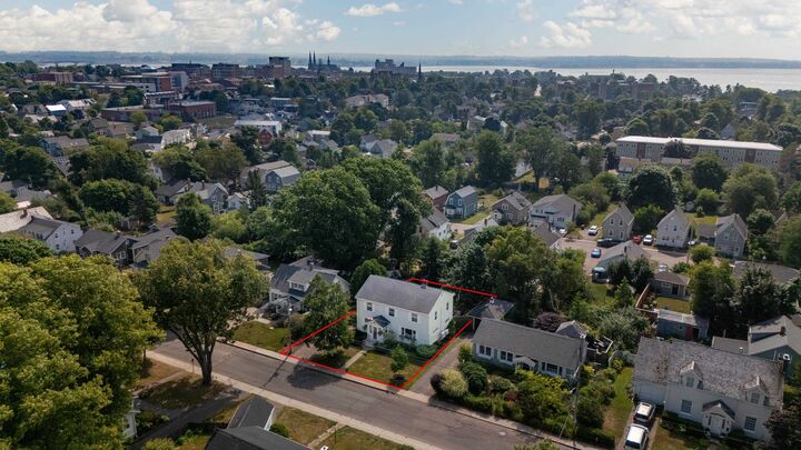 Photo de la propriété:  84 McGill Avenue  PE C1A 2K4 