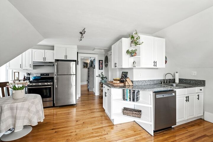 Property Photo:  65 Endicott St 3  MA 01970 