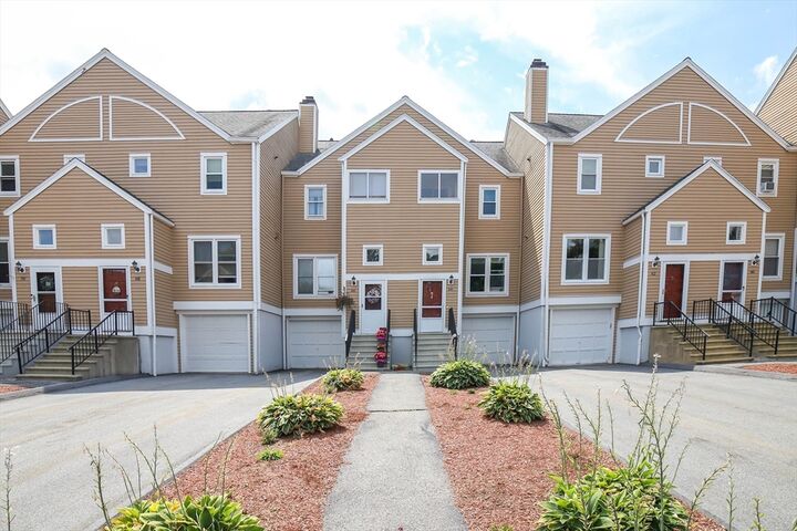 64 Camelot Dr 64  Worcester MA 01602 photo