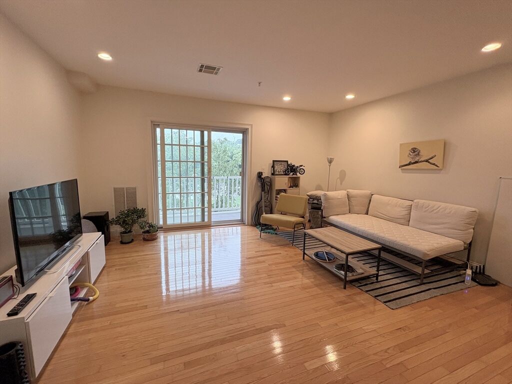 Property Photo:  328 Copeland St 2D  MA 02169 