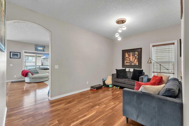 Property Photo:  594 Panamount Boulevard NW  AB T3K 0H5 