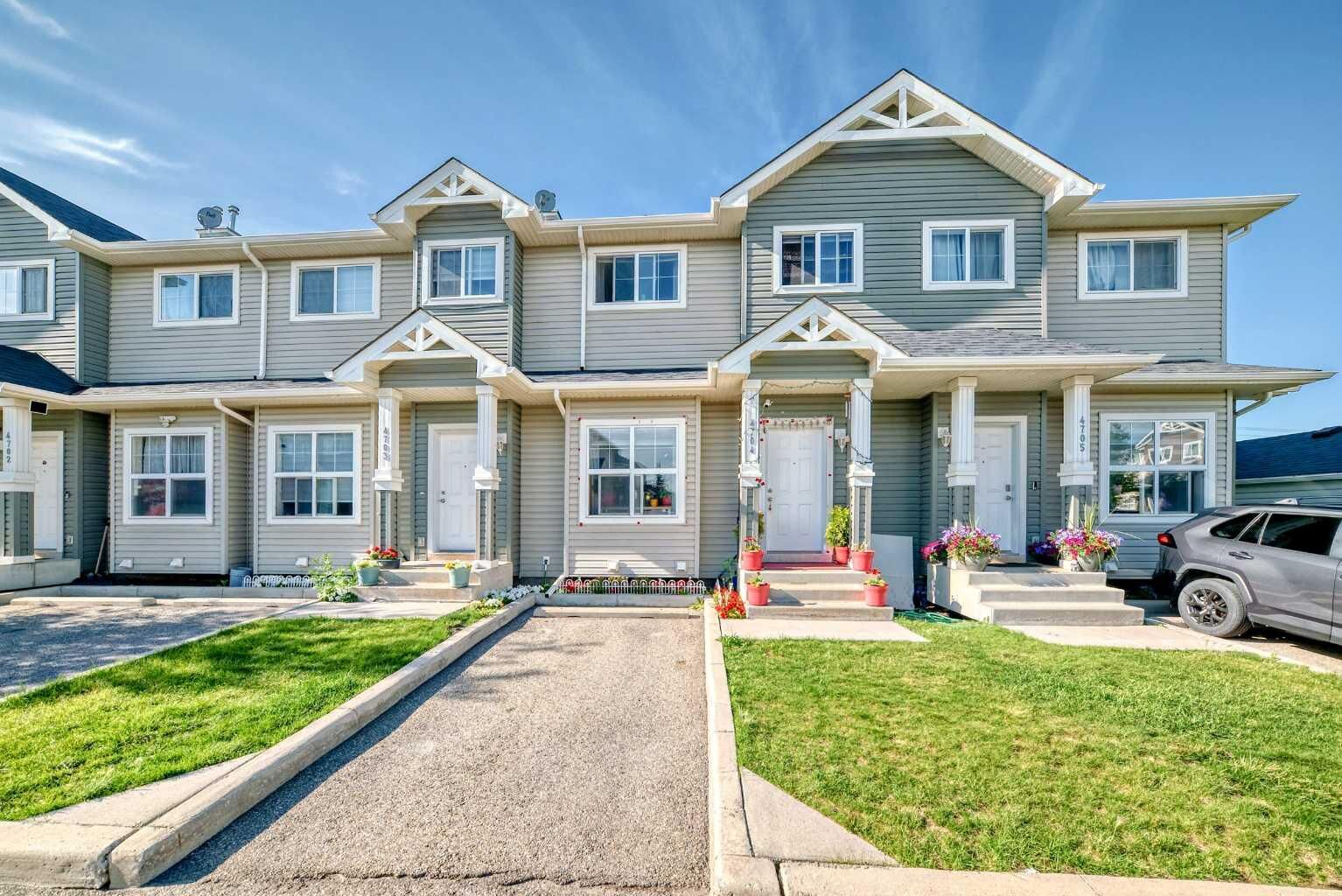 Property Photo:  111 Tarawood Lane NE 4704  AB T3J 4S9 