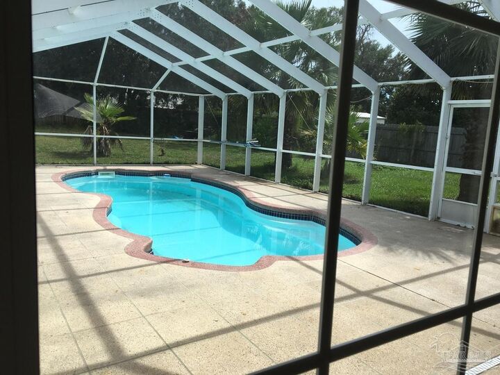 Property Photo: 7231 Manatee St FL 32566