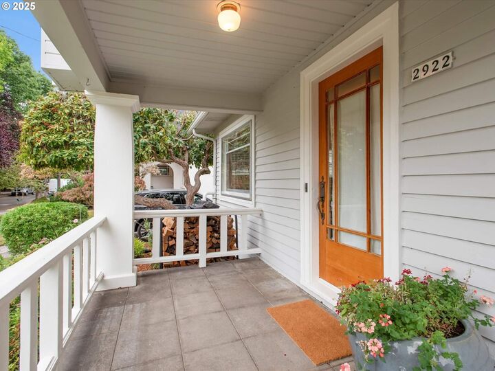 Property Photo:  2922 NE 32nd Ave  OR 97212 