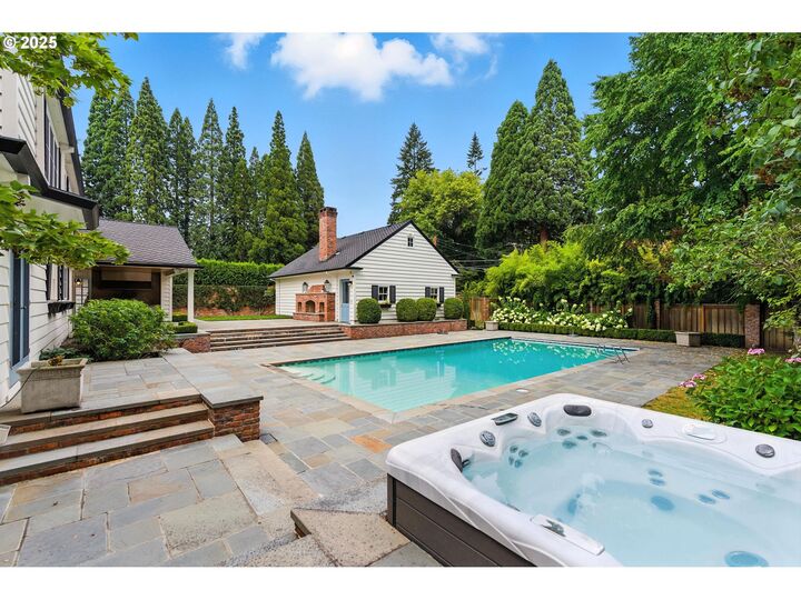 Property Photo:  3860 SW 75th Ave  OR 97225 