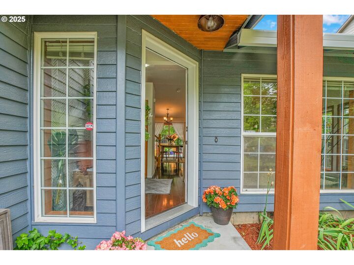 Property Photo: 12491 SE 41st Ct OR 97222