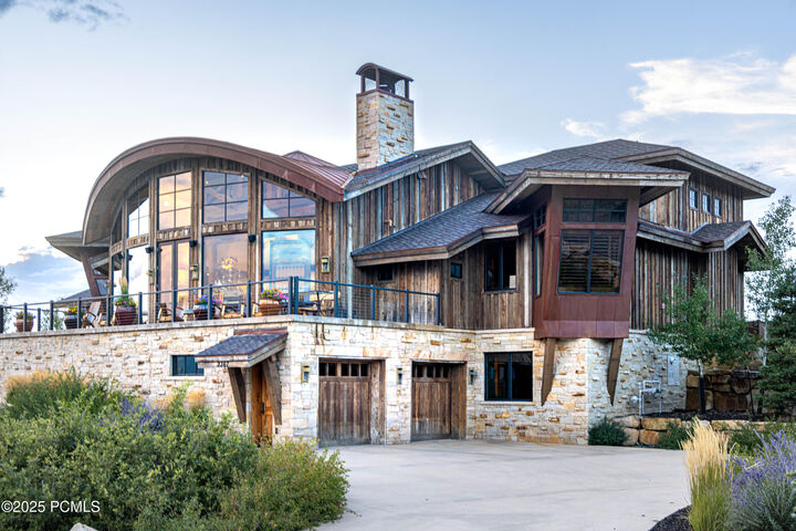 Property Photo: 2367 E Canyon Gate Road UT 84098