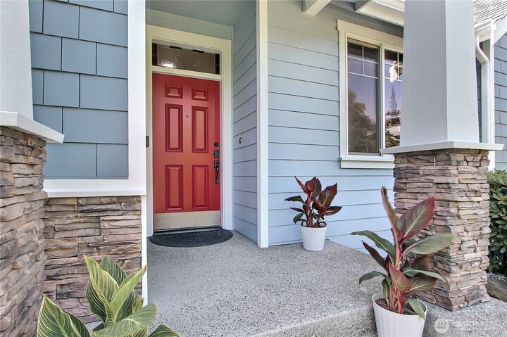 Property Photo: 15126 82nd Avenue E WA 98375