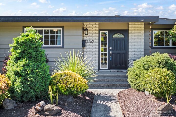Property Photo:  1760 N James Street  WA 98406 