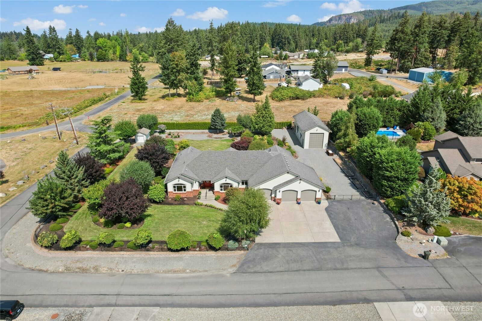 Property Photo:  400  Cessna Court E  WA 98328 