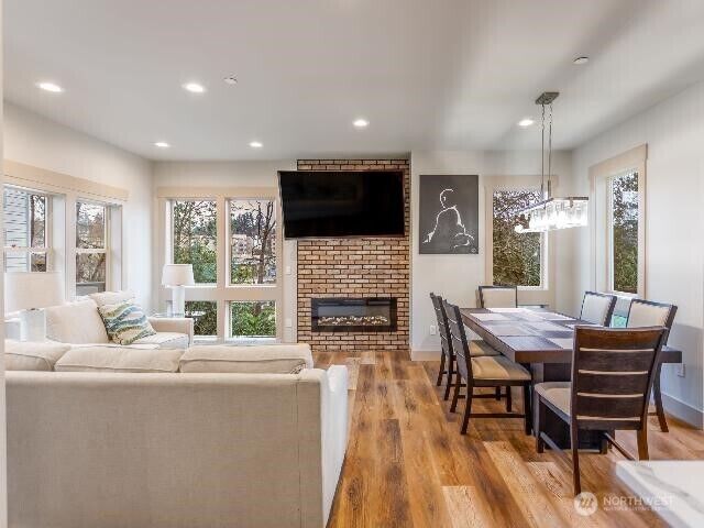 Property Photo:  13716  30 Avenue NE B  WA 98125 