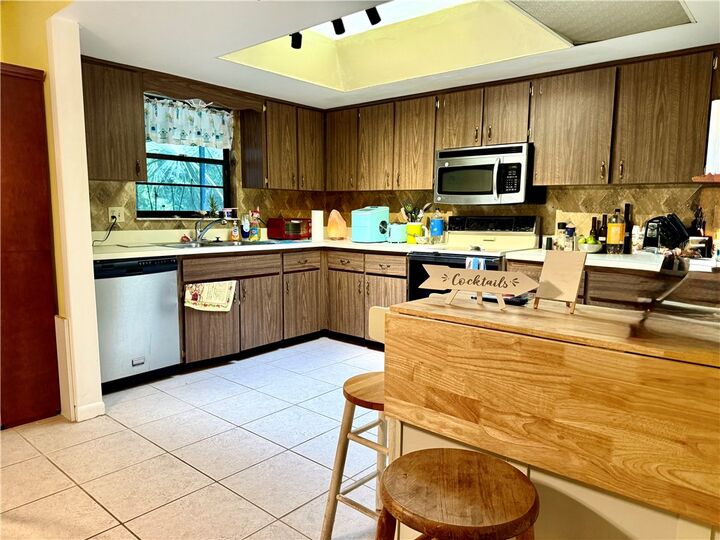 Property Photo: 945 33rd Avenue SW FL 32968