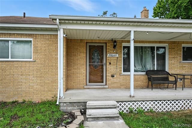 Property Photo: 28069 Revere Ave Street MI 48092