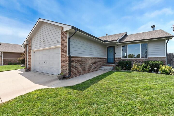 Property Photo: 1711 N Decker St KS 67235