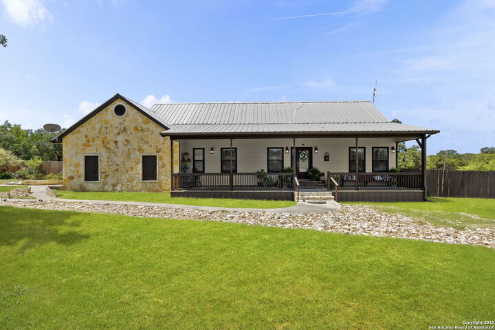 Property Photo: 117 Lagniappe L TX 78003