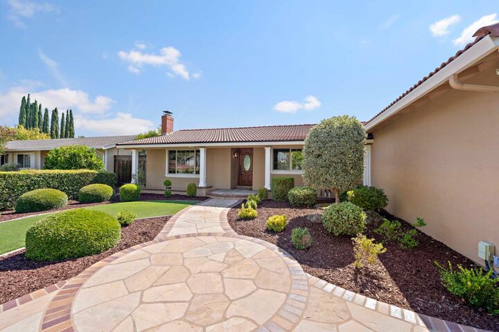 Property Photo: 6106 Calle Esperanza CA 95120