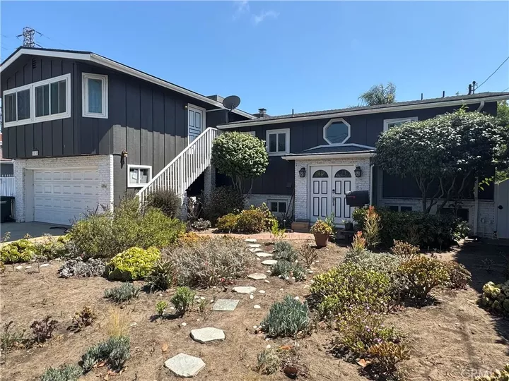 Property Photo:  1510 E Maple Avenue  CA 90245 