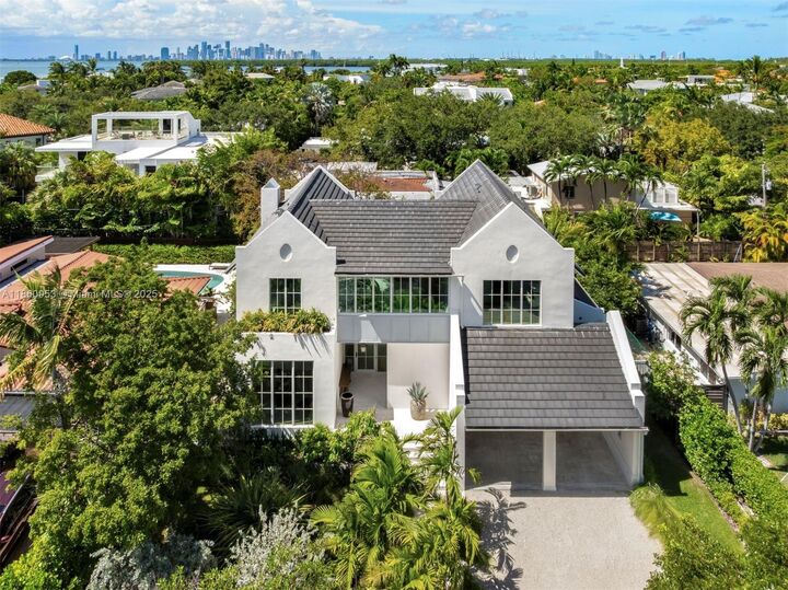 261 Greenwood Dr  Key Biscayne FL 33149 photo