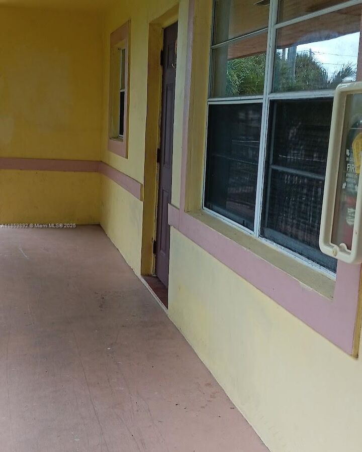 Property Photo:  1826 Cleveland St 6  FL 33020 