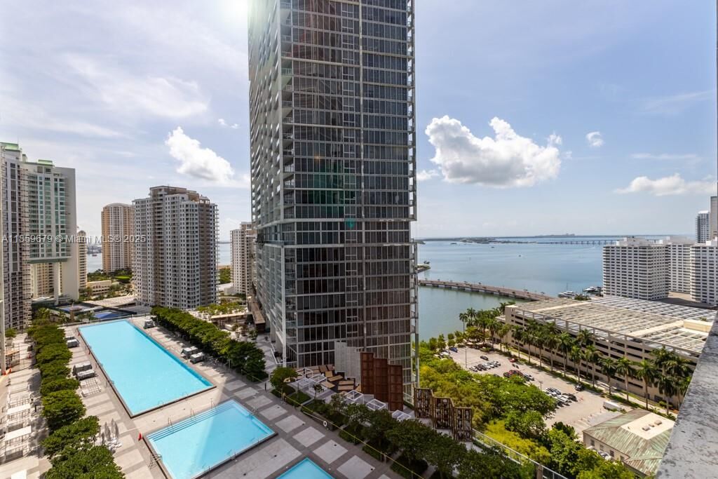 Property Photo: 485 Brickell Ave 2210 FL 33131