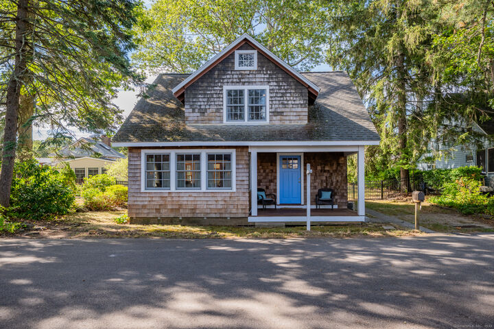 Property Photo: 9 Hoskins Street CT 06357