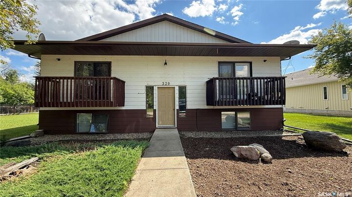 320 1st Street E #1-4  Meota SK S0M 1X0 photo