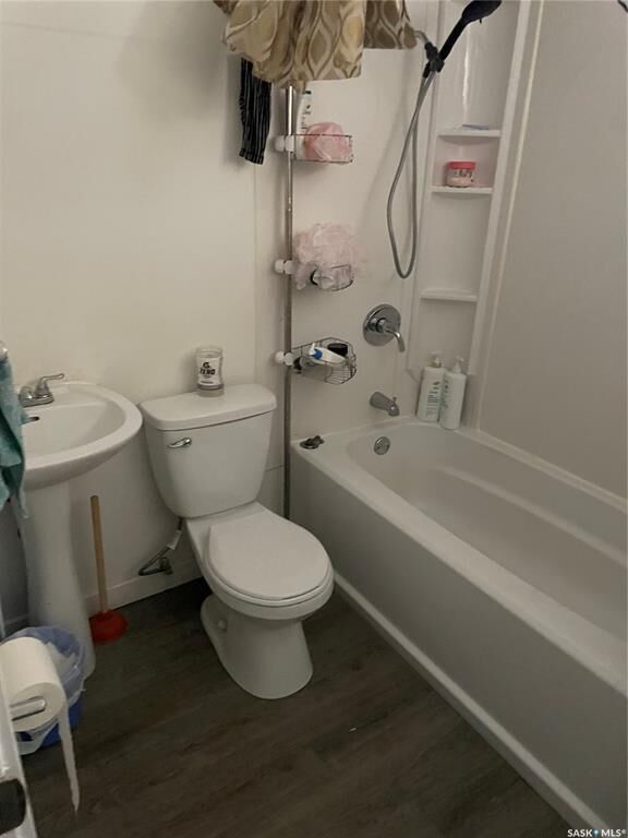 Property Photo:  809 12th Avenue E  SK S4S 6Y9 